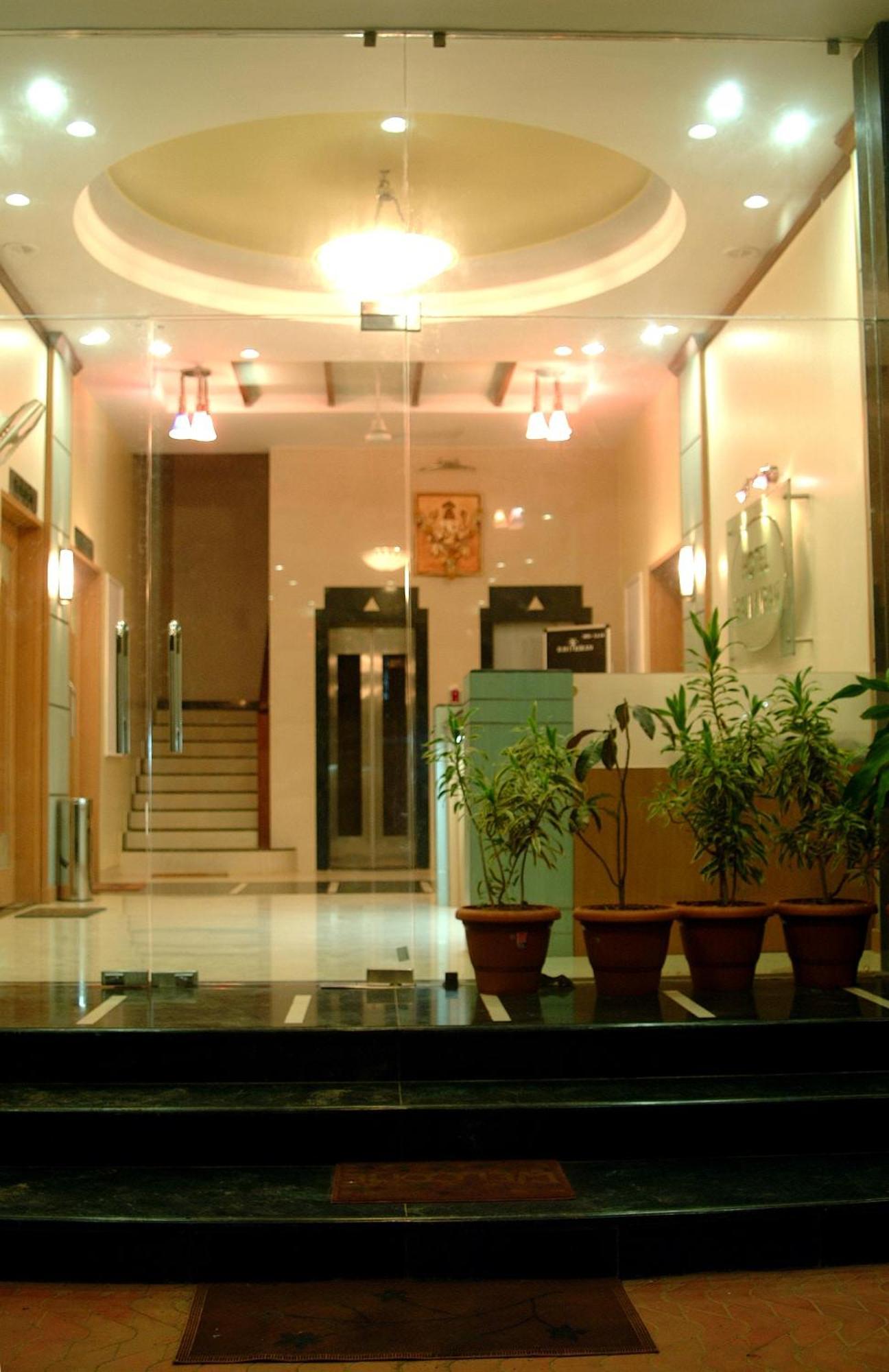 Hotel Ravikiran Alibaug Алибаг Экстерьер фото