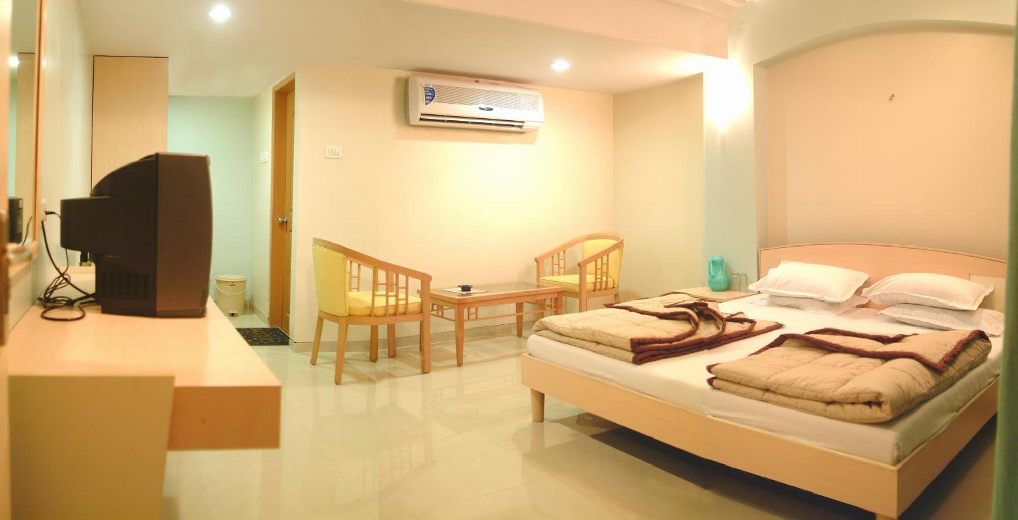 Hotel Ravikiran Alibaug Алибаг Экстерьер фото